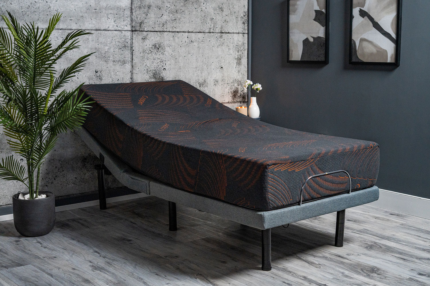image of Zero Gravity Recliner bed in black image of Zero Gravity Recliner bed in black